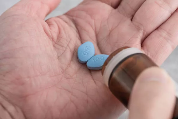 威而钢如何帮助男性重拾自信并修复亲密关系：从生理到心理的全面转变